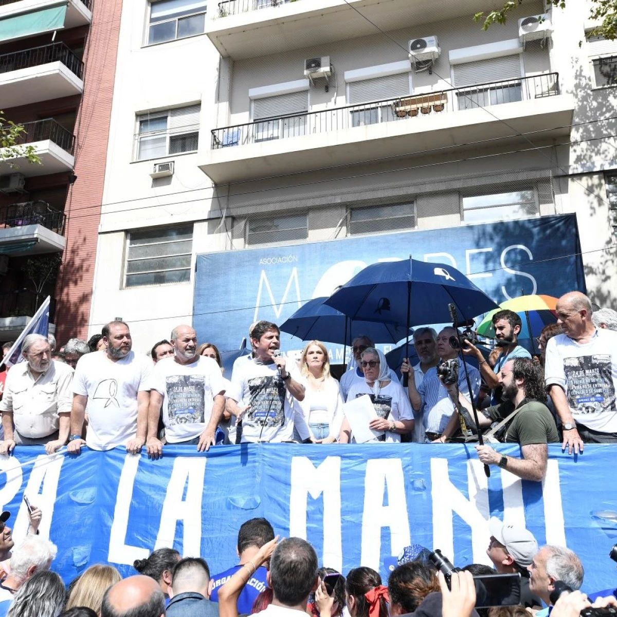 Kicillof participó de la marcha por el Día Nacional de la Memoria por la Verdad y la Justicia