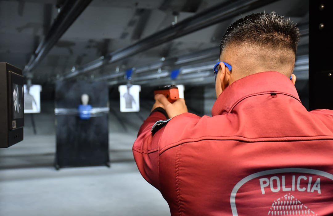 ¿Cómo funcionan las pistolas BYRNA?                        las nuevas armas de letalidad reducida que sumó la Policía de la Ciudad