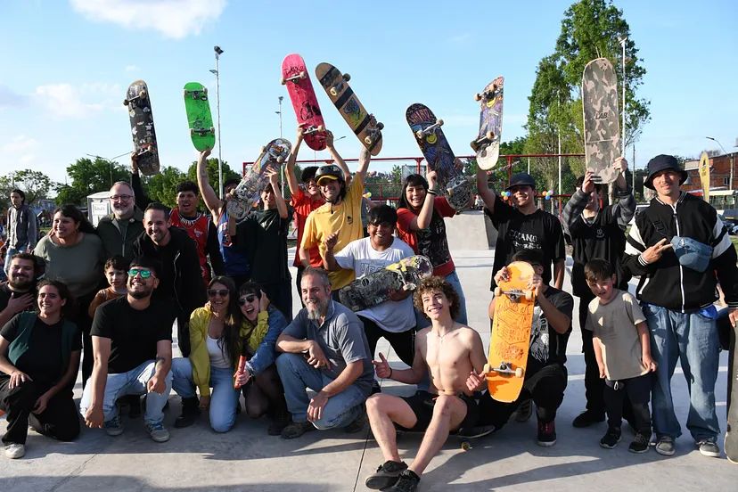 El Municipio de Morón inauguró una nueva pista de skate en la Plaza San Juan