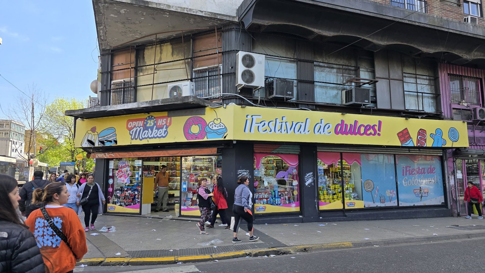 La Ciudad realizó 200 allanamientos en Once para desarticular organizaciones de manteros y venta ilegal