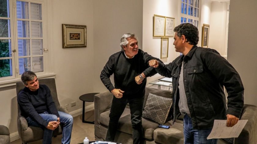 Fernández codo a codo con los intendentes del Conurbano